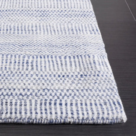 Safavieh Mirage 4'-0" x 6'-0" Rug in Blue / Ivory