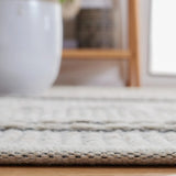 Safavieh Natura 3'-0" x 5'-0" Rug in Grey / Black