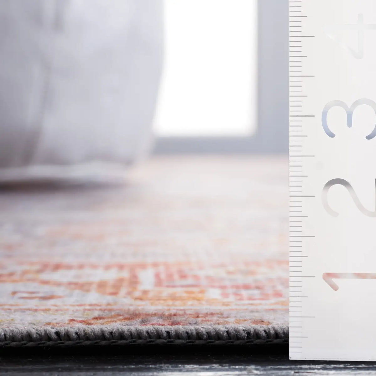 Safavieh Tucson 4'-0" x 6'-0" Rug in Grey / Rust