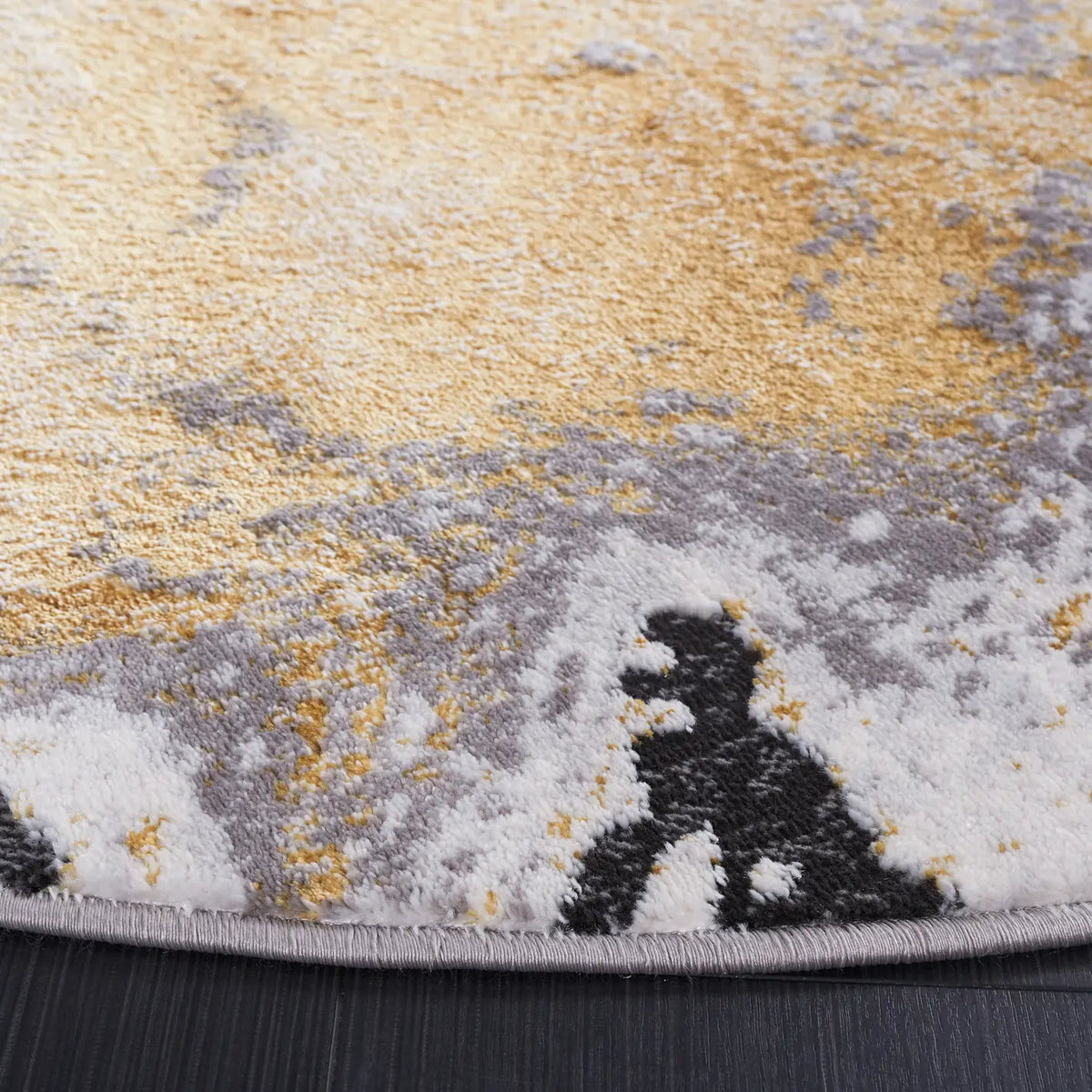 Safavieh Amelia 6'-7" x 6'-7" Rug in Charcoal / Gold