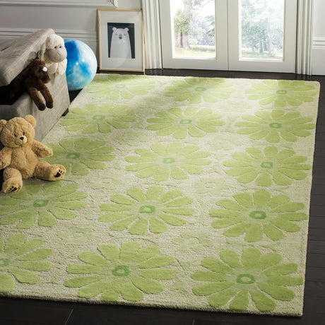 Safavieh Safavieh Kids 4'-0" x 6'-0" Rug in Beige / Green