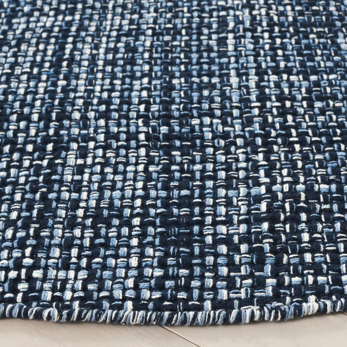 Safavieh Montauk 6'-0" x 6'-0" Rug in Navy