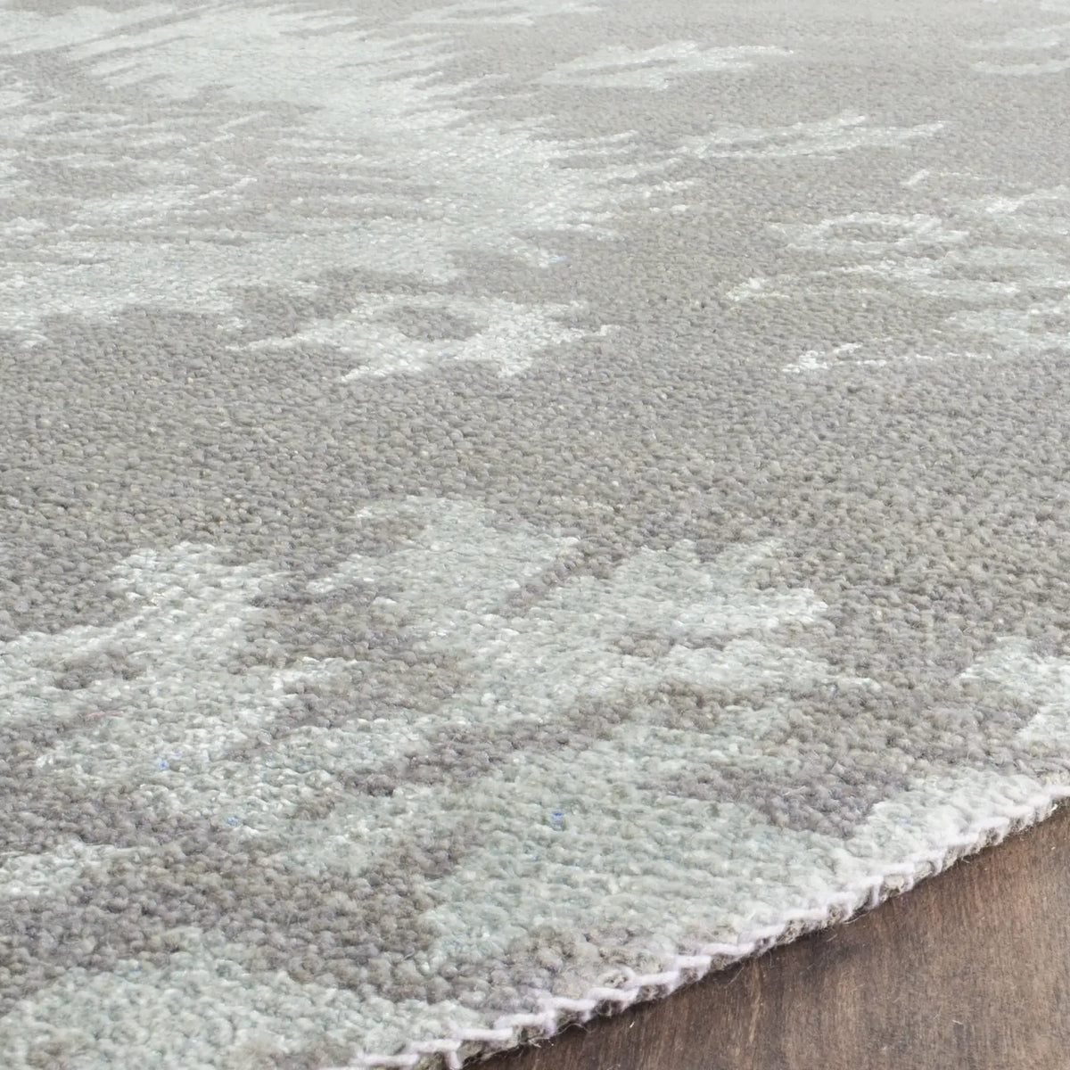 Safavieh Stone Wash 6'-0" x 6'-0" Rug in Grey