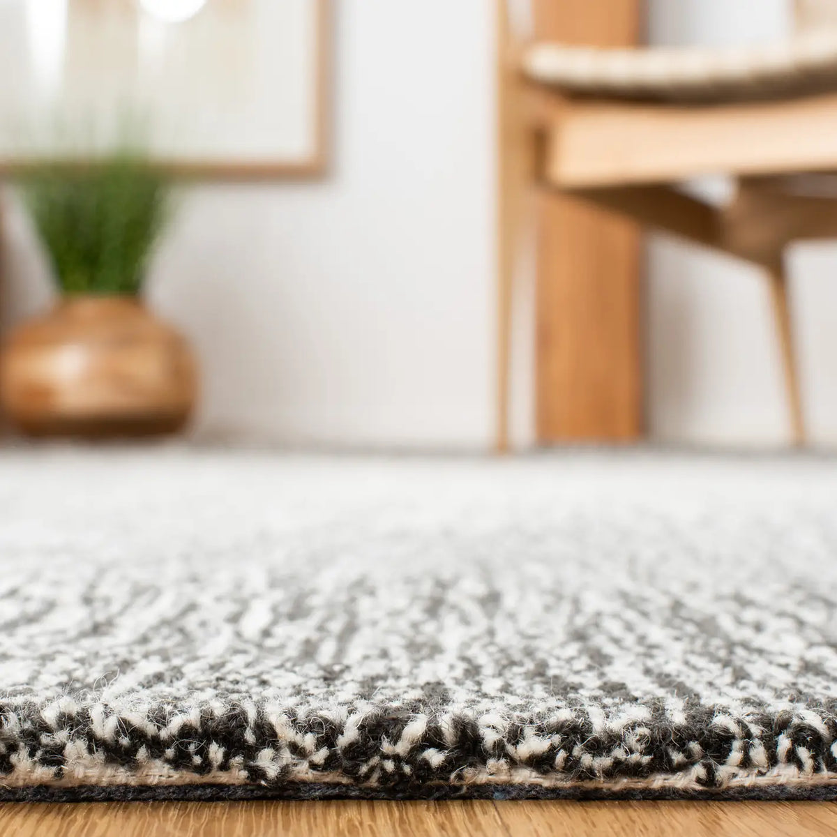 Safavieh Micro-Loop 5'-0" x 8'-0" Rug in Charcoal / Grey