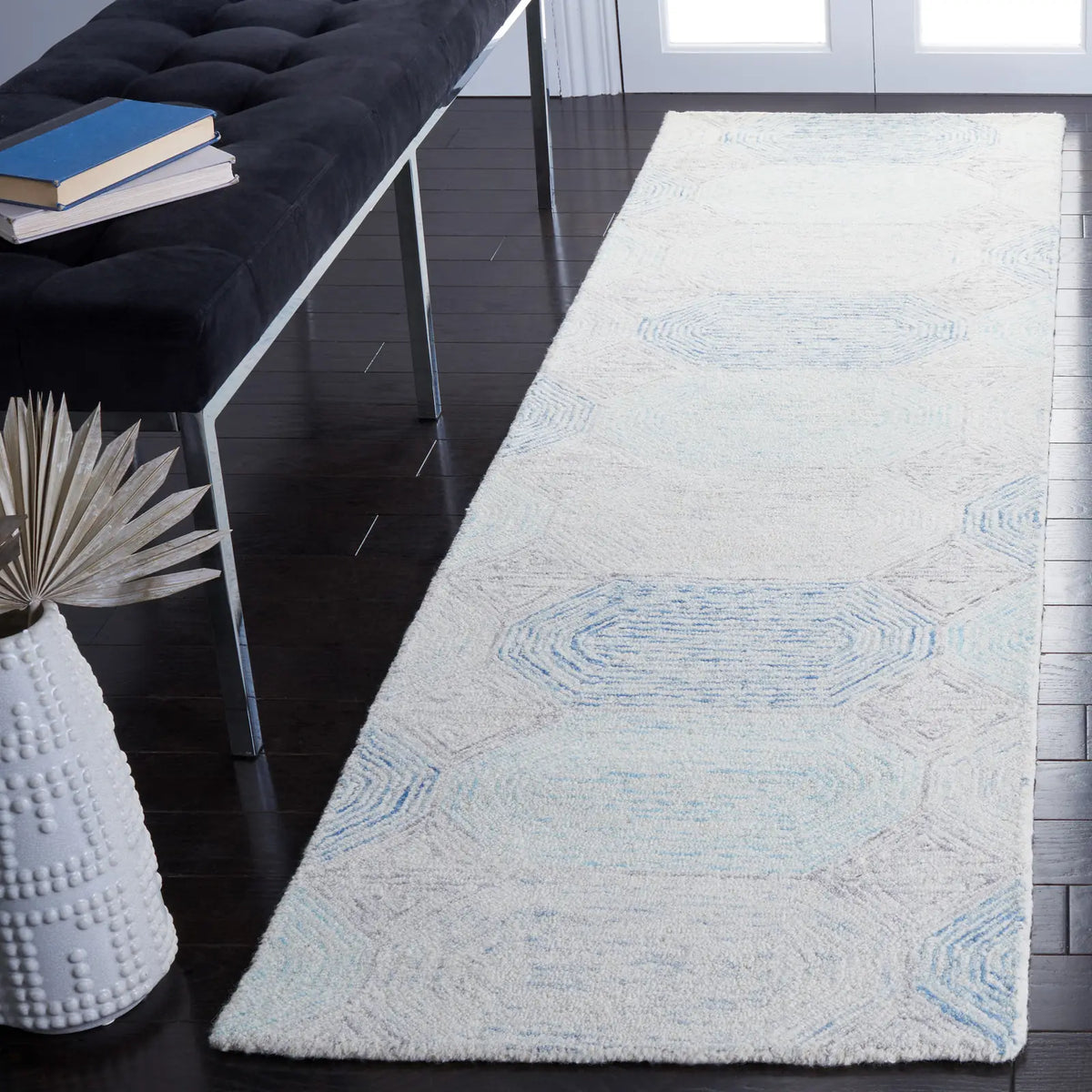 Safavieh Abstract 2'-3" x 8'-0" Rug in Ivory / Blue