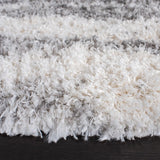 Safavieh Iceland Shag 6'-7" x 6'-7" Rug in Ivory / Grey