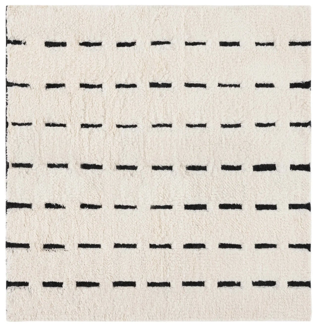 Safavieh Casablanca 6'-0" x 6'-0" Rug in Black / Ivory