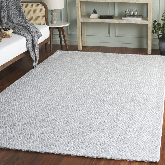 Safavieh Marbella 4'-0" x 6'-0" Rug in Ivory