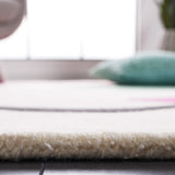 Safavieh Fifth Avenue 5'-0" x 8'-0" Rug in Ivory / Pink