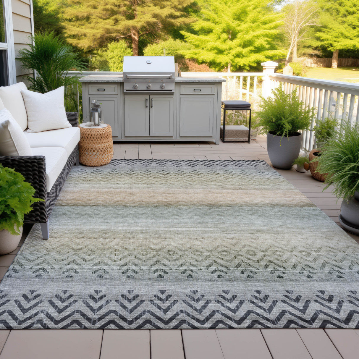 Addison Chantille ACN2042 Geometric Machine Made Transitional Gray Rug