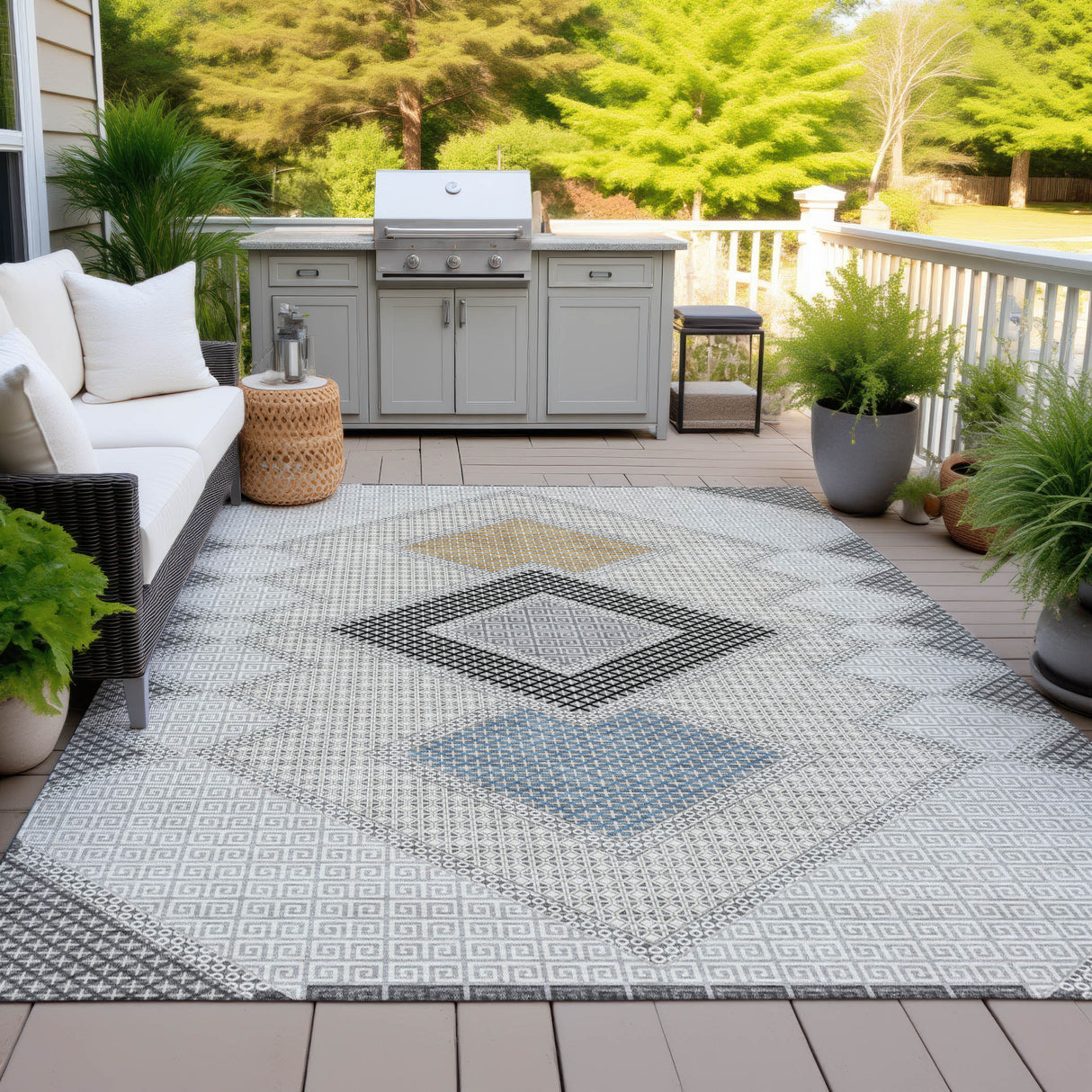 Addison Chantille ACN2111 Geometric Machine Made Transitional Gray Rug