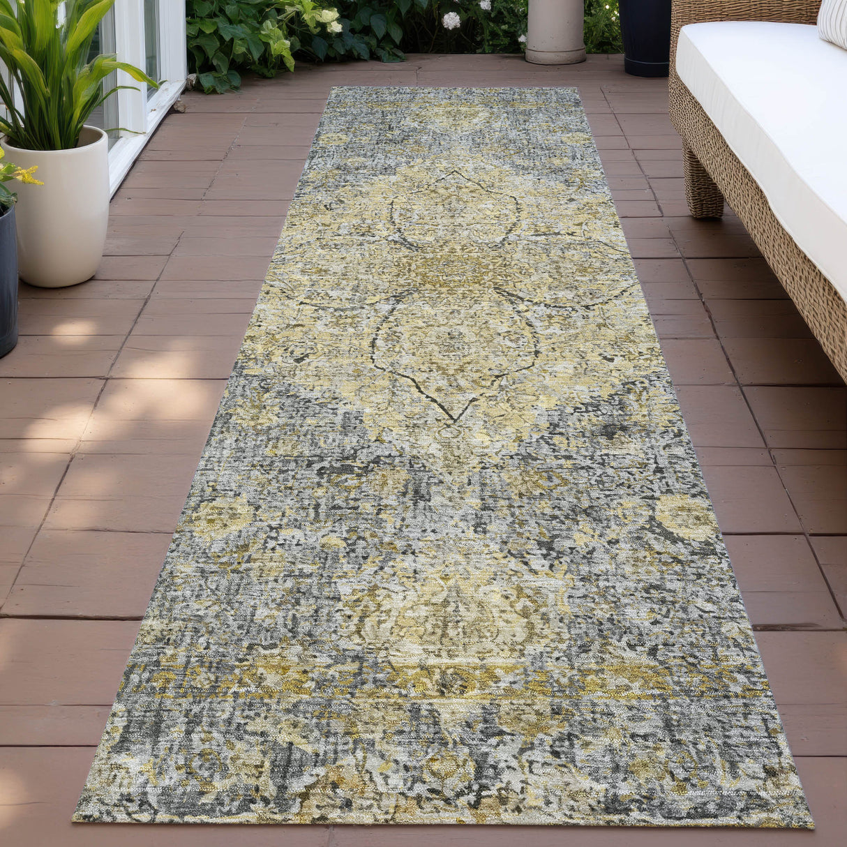 Addison Chantille ACN2136 Global Machine Made Traditional Pewter Rug