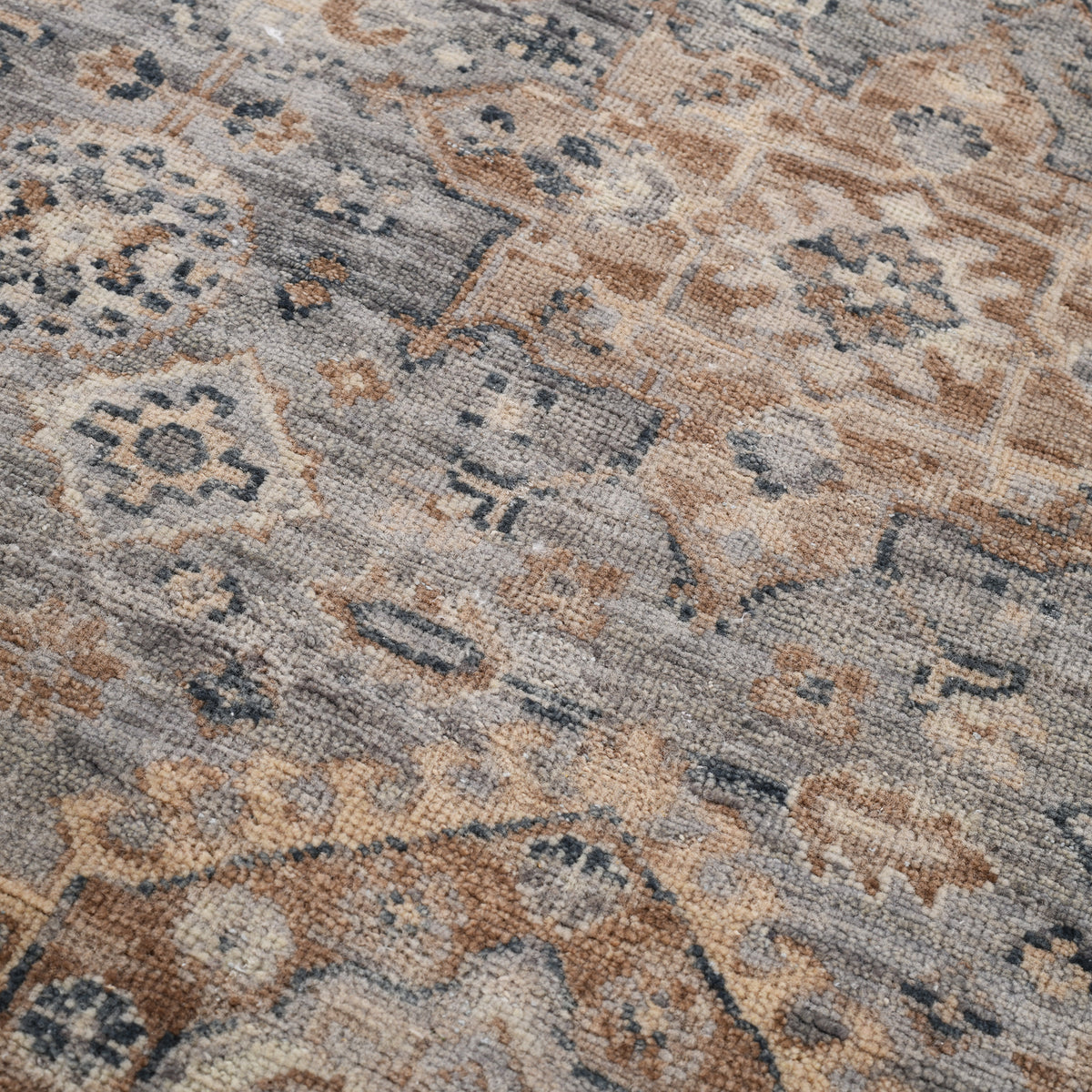 Amer Aurai ARA-19 Coal Gray area rug - close-up view