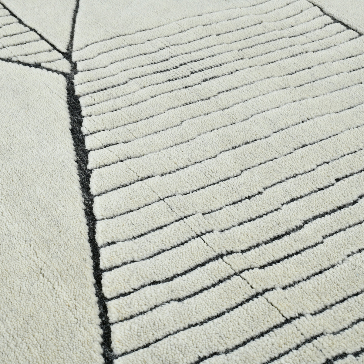Amer Arlington ARL-3 Ivory area rug - close-up view