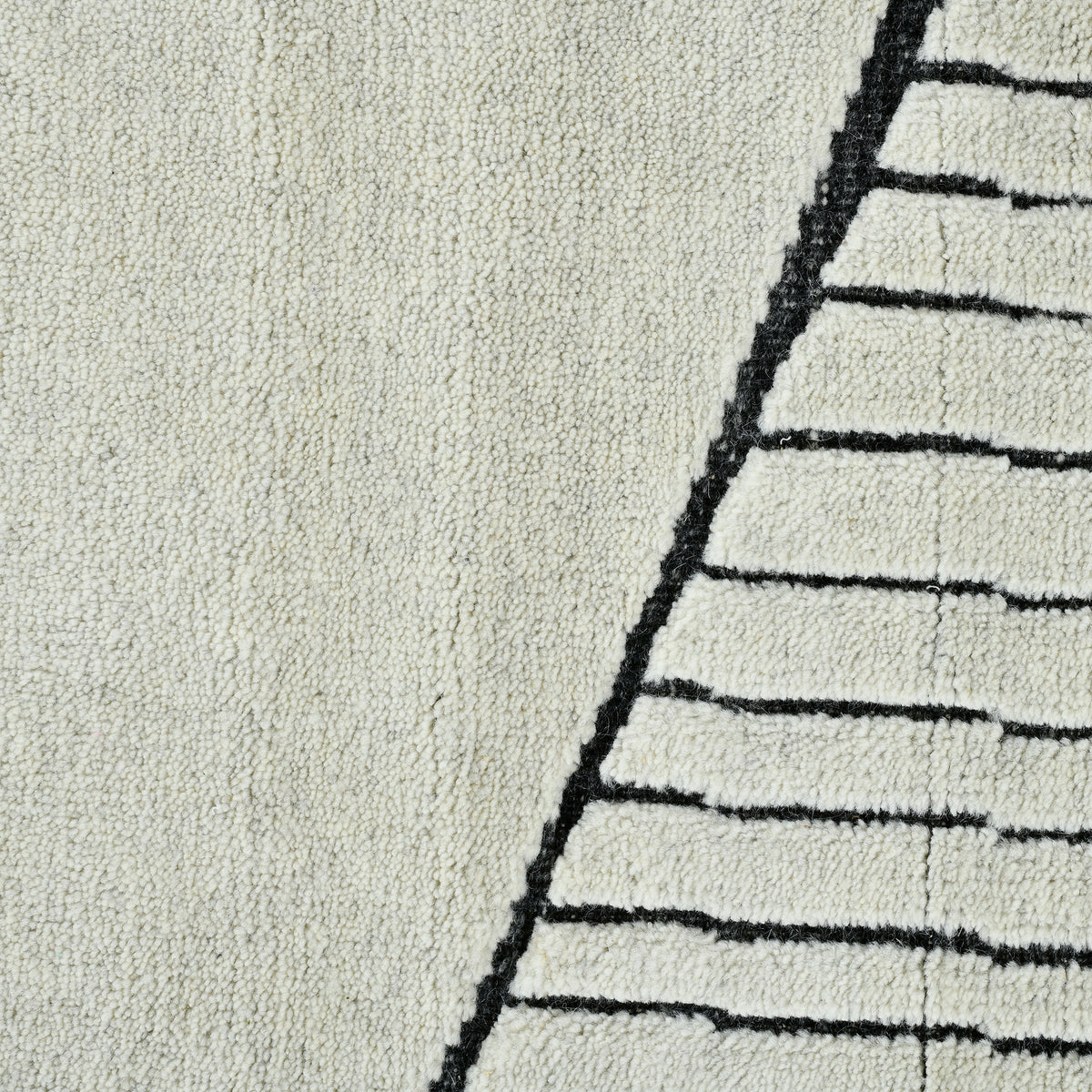 Amer Arlington ARL-3 Ivory area rug - color swatch view