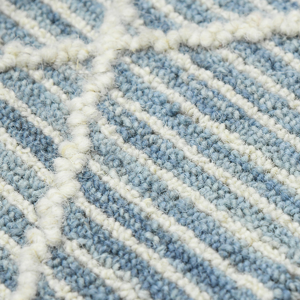 Amer Berlin BER-1 Blue / White area rug - close-up view