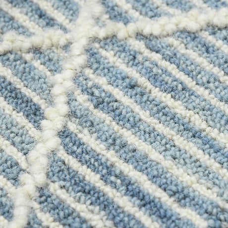 Amer Berlin BER-1 Blue / White area rug - close-up view