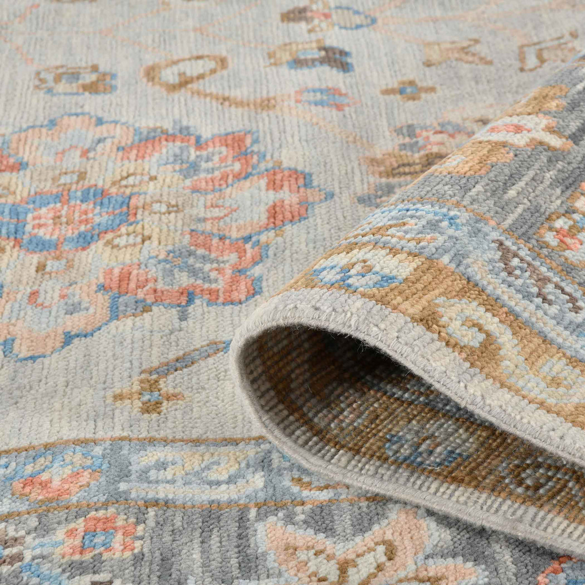 Amer Blu BLU-57 Ivory / Gray area rug - rolled view