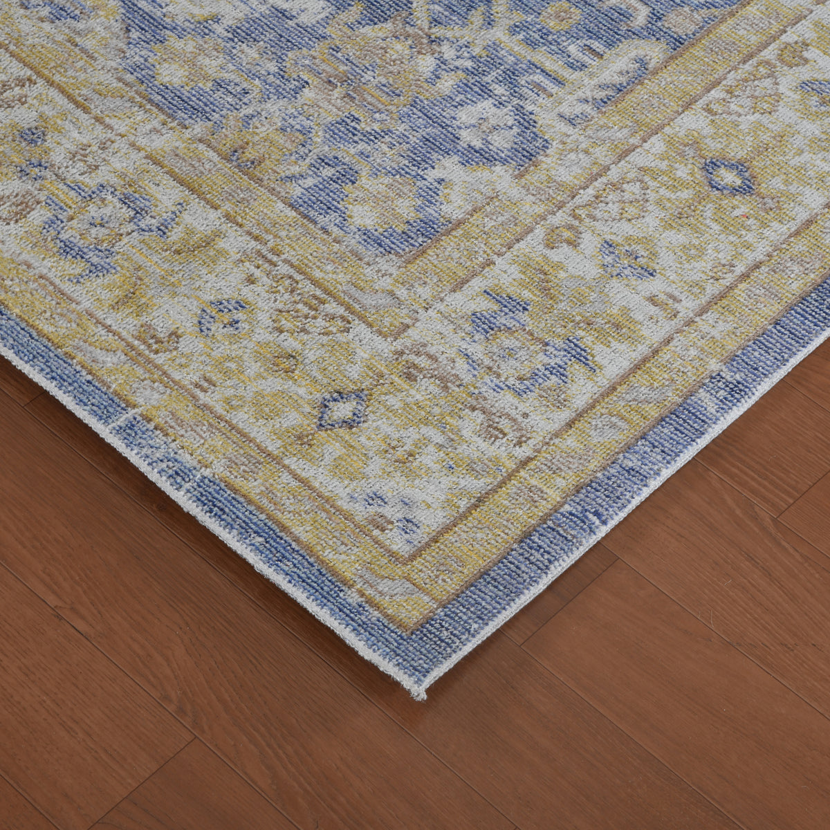 Amer Century CEN-6 Lavender / Ivory area rug - corner view