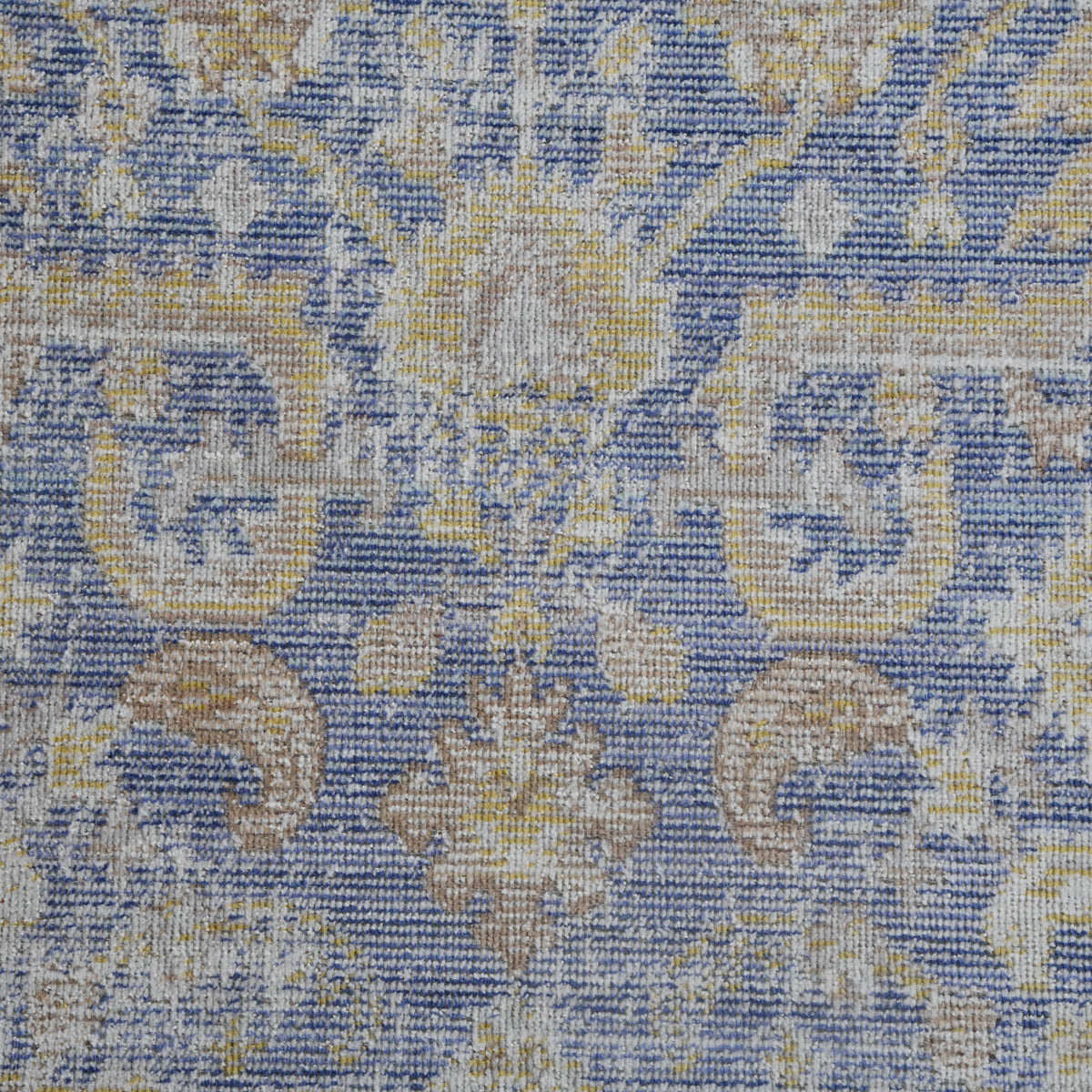 Amer Century CEN-6 Lavender / Ivory area rug - color swatch view