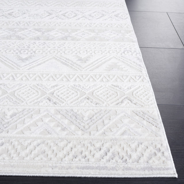 Safavieh Hanna Han100A Ivory/Light Grey Rug.