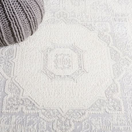 Safavieh Hanna Han107A Ivory/Light Grey Rug.