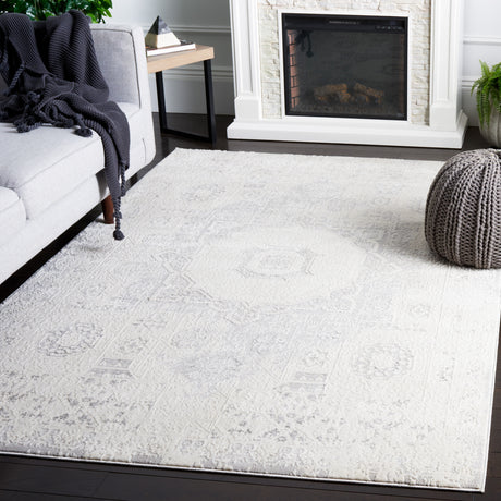 Safavieh Hanna Han107A Ivory/Light Grey Rug.