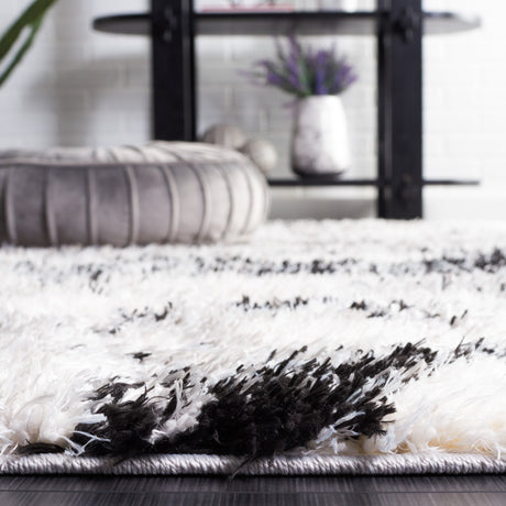 Safavieh Lindsay Shag Lns556G Grey/Black Ivory Rug.