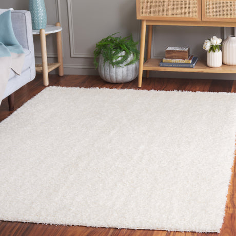 Safavieh Lindsay Shag Lns560A Ivory Rug.