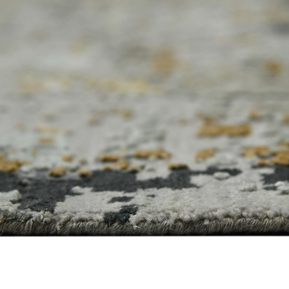 Amer Majestic MAJ-19 Ivory area rug - profile view