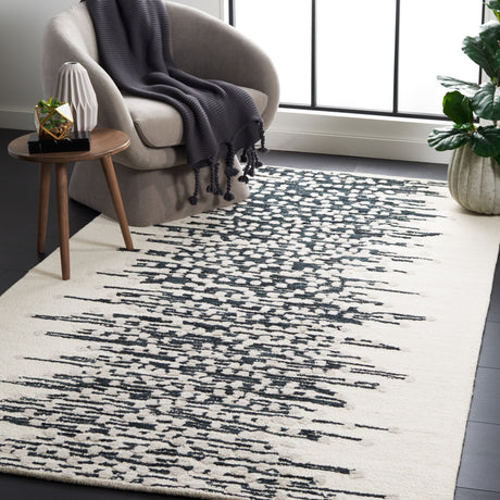 Safavieh Metro Met175Z Black/Ivory Rug.