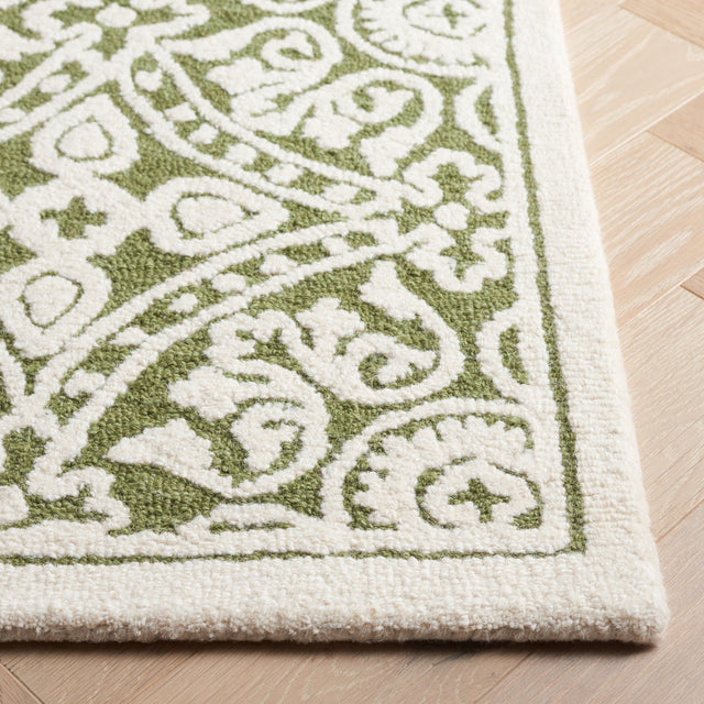 Safavieh Metro Met256Y Green/Ivory Rug.