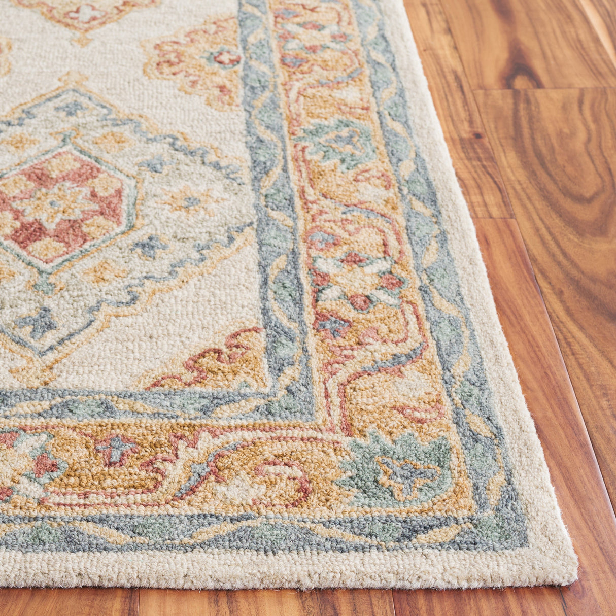 Safavieh Metro Met378B Beige/Rust Rug.