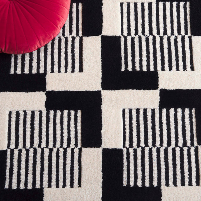 Safavieh Metro Met869Z Black/Ivory Rug.