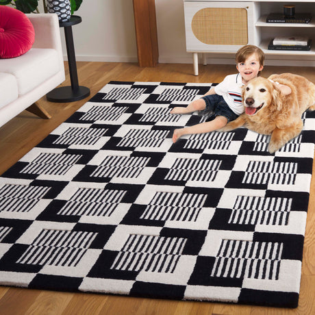 Safavieh Metro Met869Z Black/Ivory Rug.