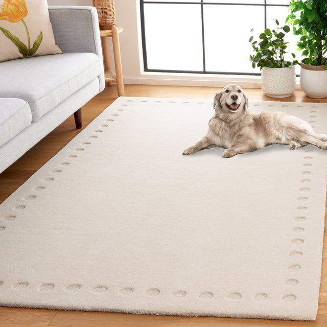 Safavieh Metro Met913A Ivory Rug.