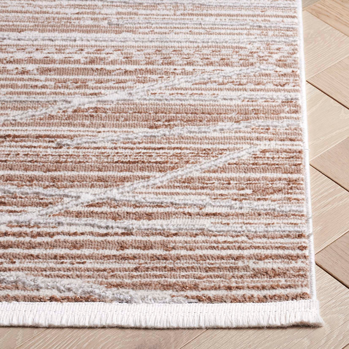 Safavieh Mila Mil222B Beige/Grey Rug.