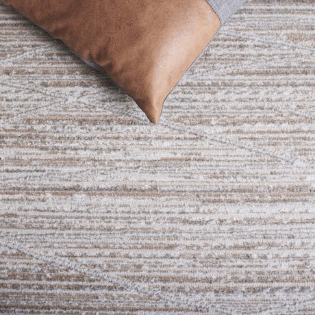 Safavieh Mila Mil222B Beige/Grey Rug.