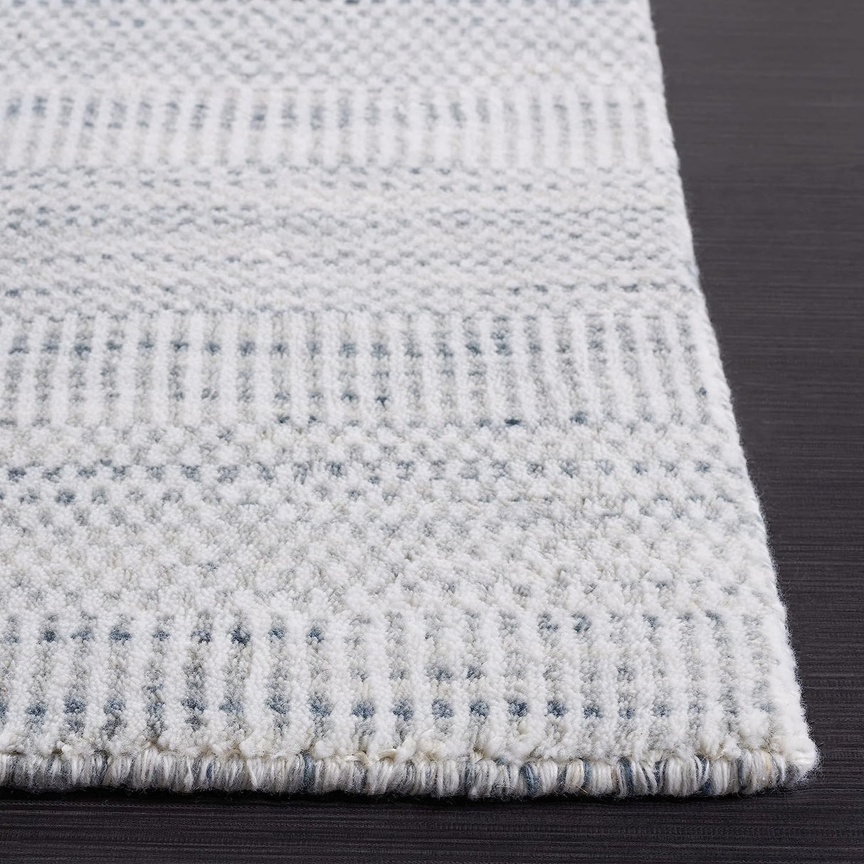 Safavieh Mirage Mir125F Light Grey/Ivory Rug.