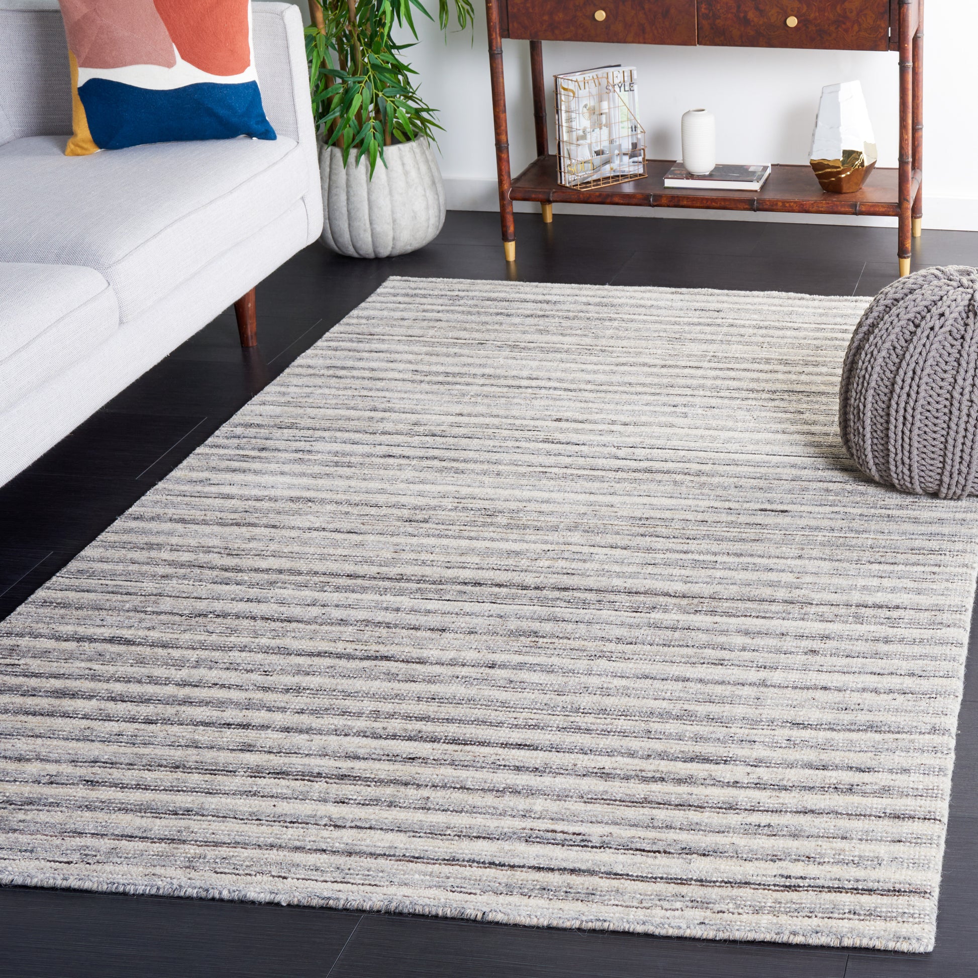 Safavieh Mirage Mir462H Ivory/Dark Grey Area Rug