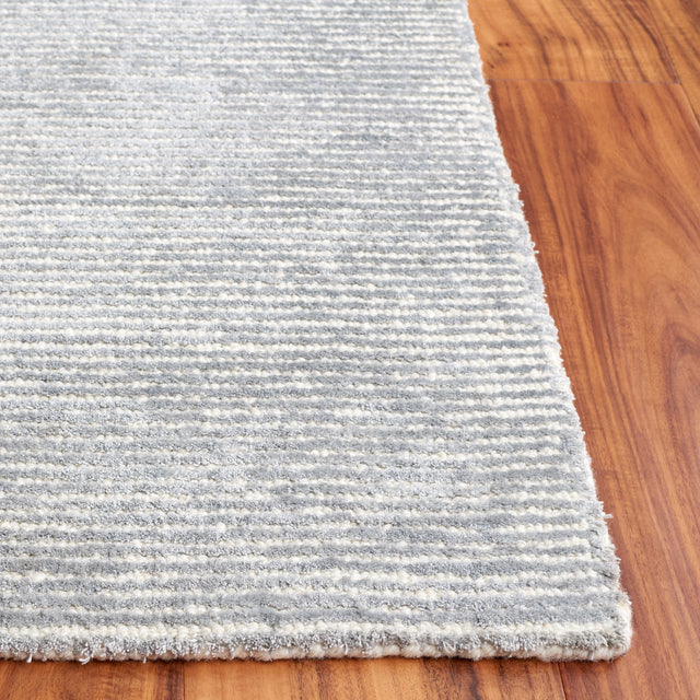 Safavieh Mirage Mir475G Light Grey Rug.