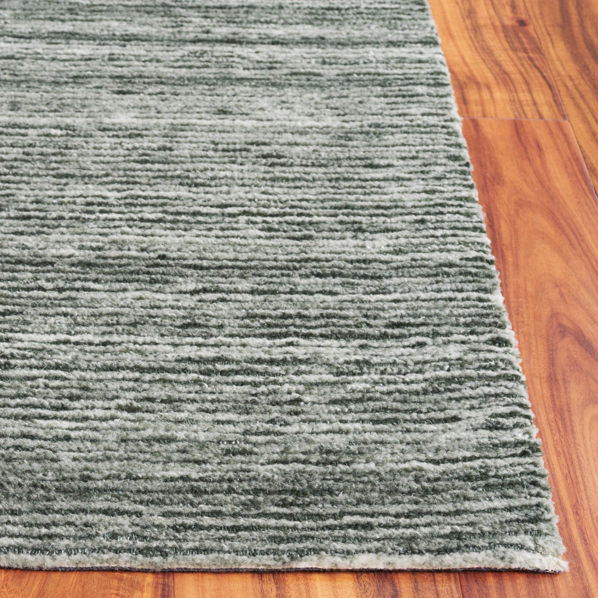 Safavieh Mirage Mir757Y Green Area Rug