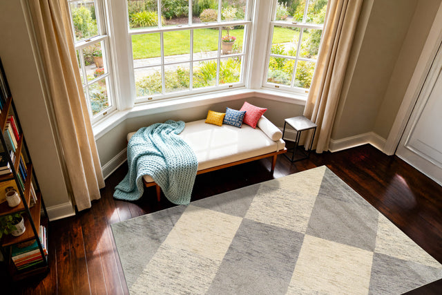Dynamic Rugs Monroe 9812 Power Loomed Modern Ivory/Grey Rug