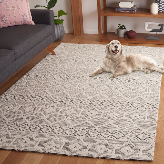 Safavieh Marbella Mrb453F Grey/Ivory Rug.