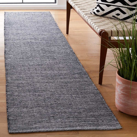 Safavieh Montauk Mtk701Z Black/Ivory Rug.