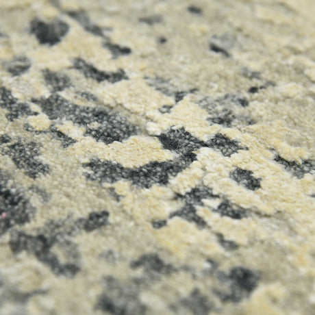 Amer Mystique MYS-47 Silver area rug - close-up view