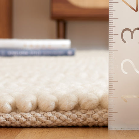 Safavieh Natura Nat130A Ivory Rug.
