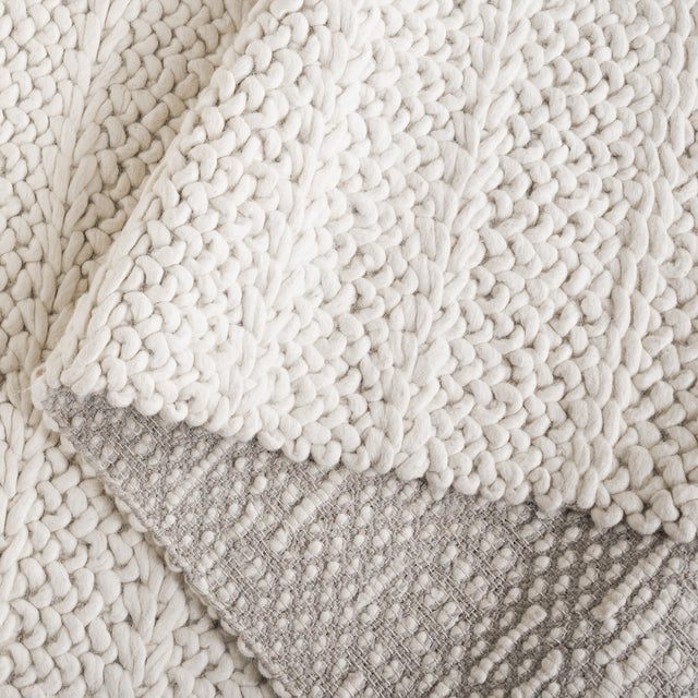 Safavieh Natura Nat702A Ivory Rug.