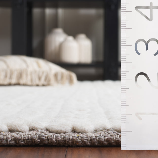 Safavieh Natura Nat706A Ivory Rug.