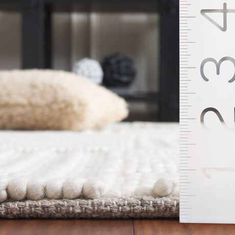 Safavieh Natura Nat709A Ivory Rug.